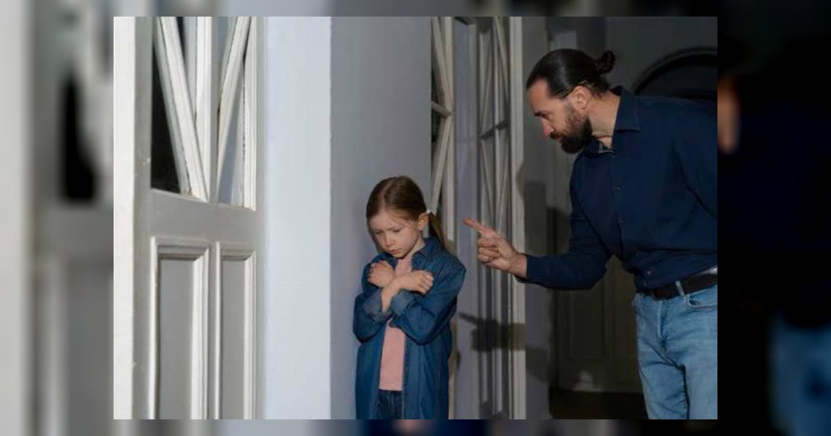 كيفية التعامل مع طفل يسرق وأهم أسباب السرقة عند الأطفال