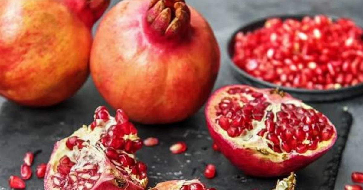 فوائد الرمان الصحية وأضرار الإفراط في تناوله